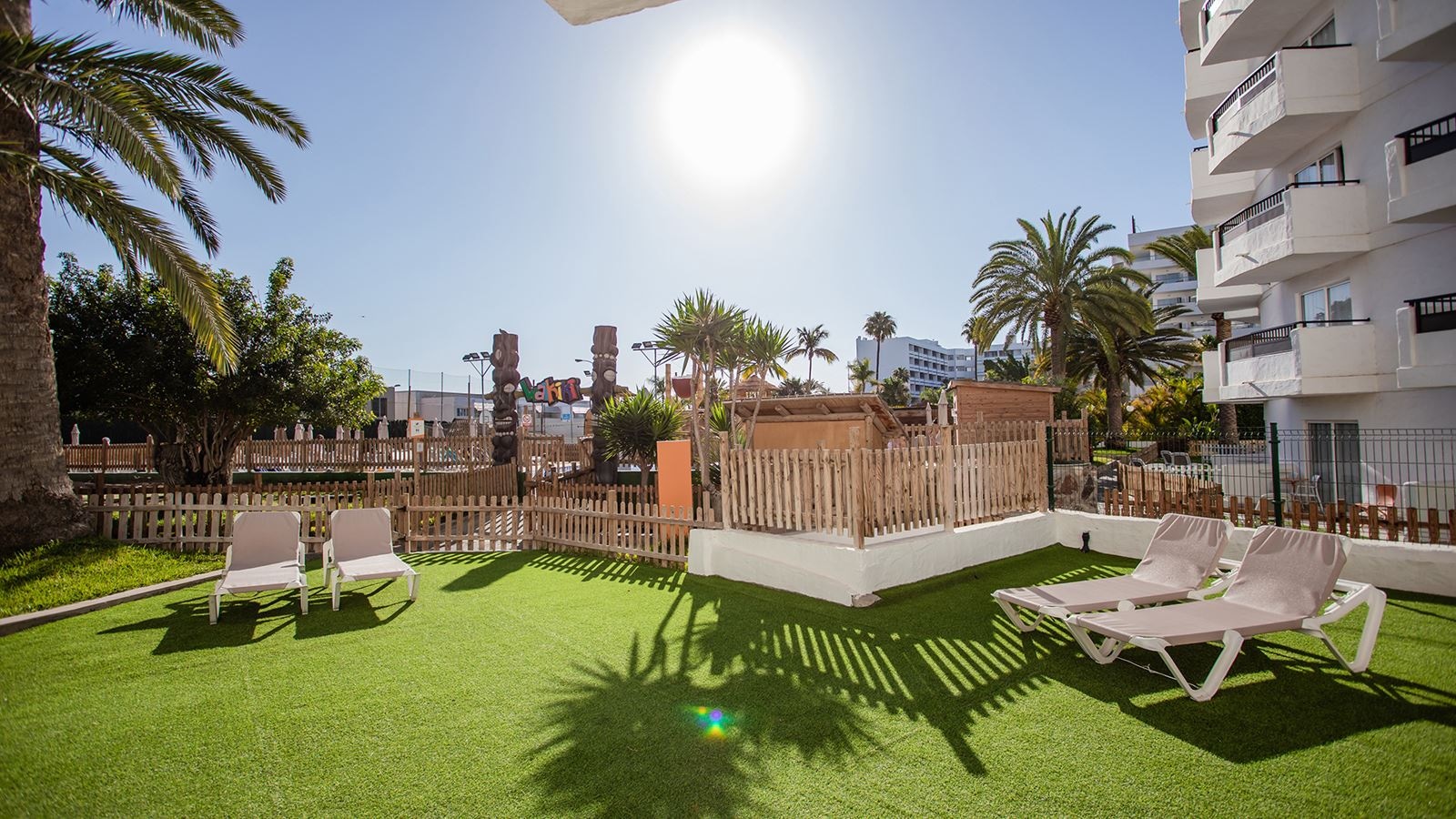 rooms-family-suite-with-terrace-and-private-garden