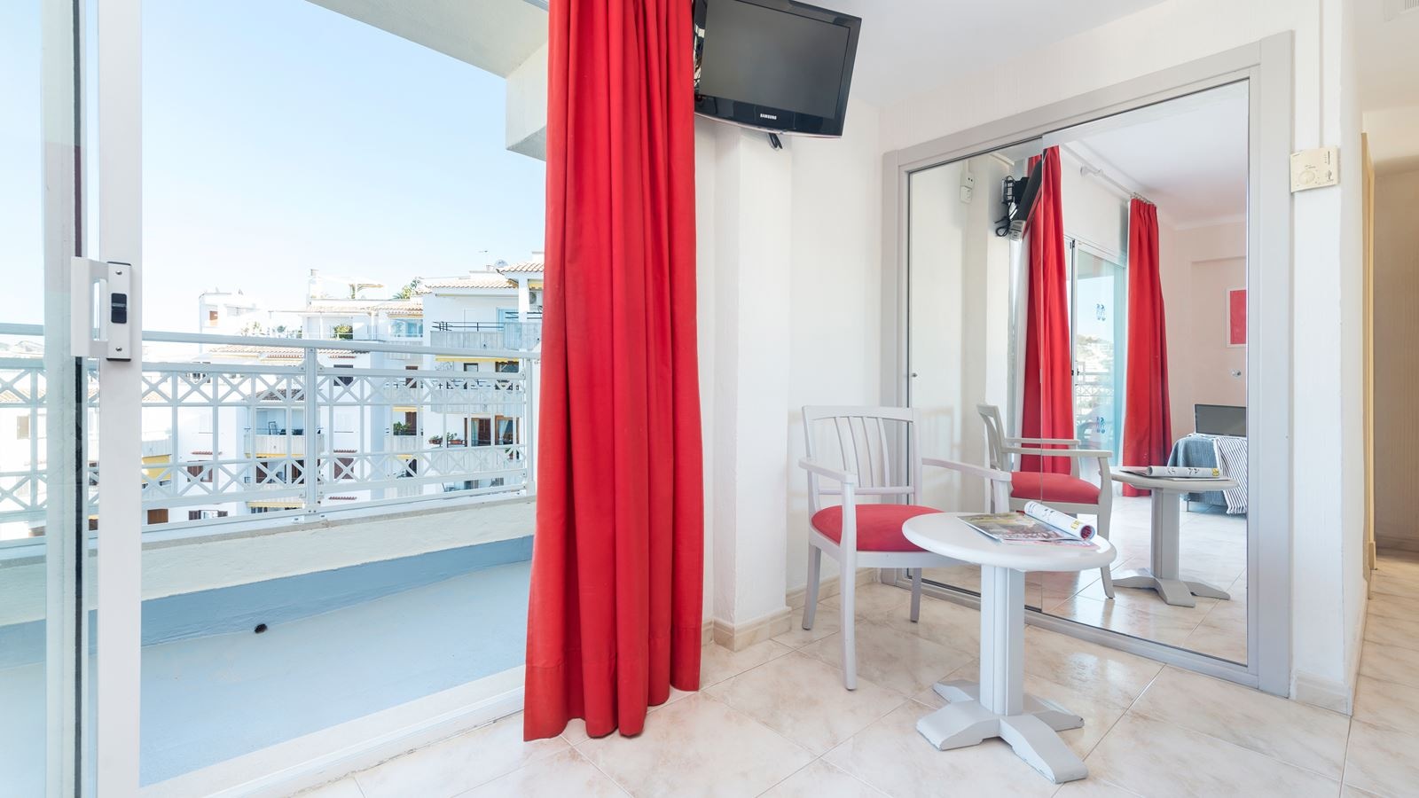 rooms-double-with-double-bed