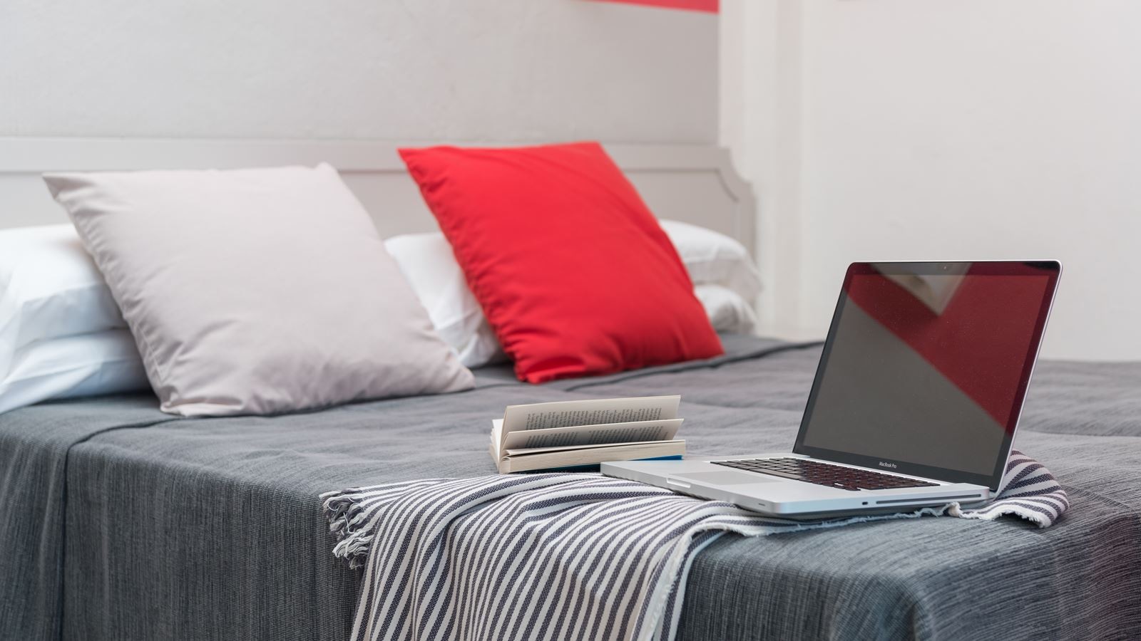 rooms-double-with-double-bed