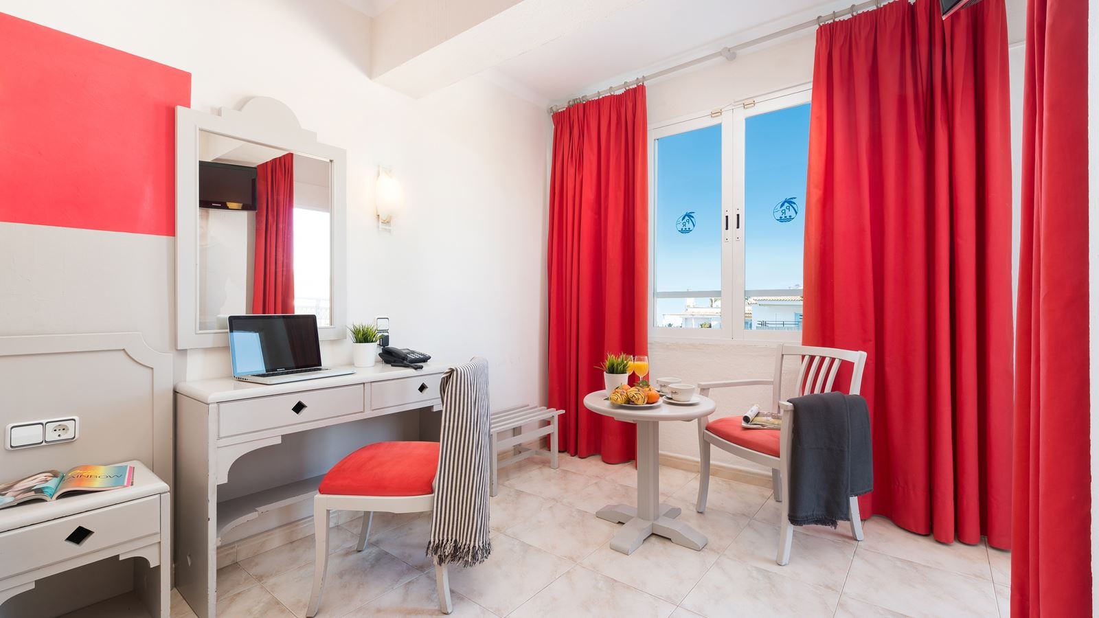 rooms-double-with-double-bed