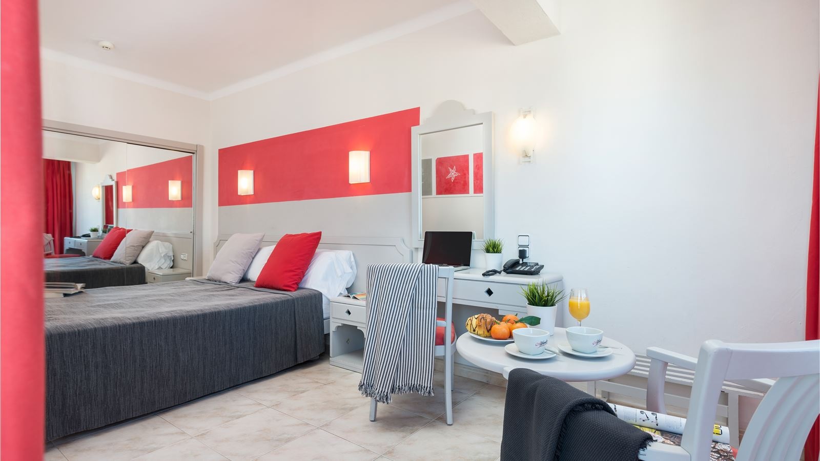 rooms-double-with-double-bed