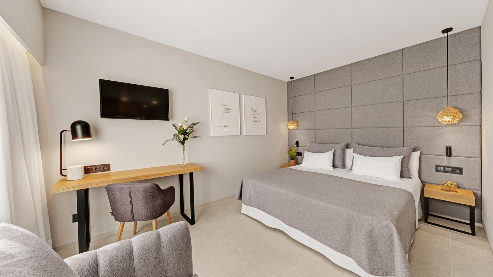 rooms-double-with-double-bed