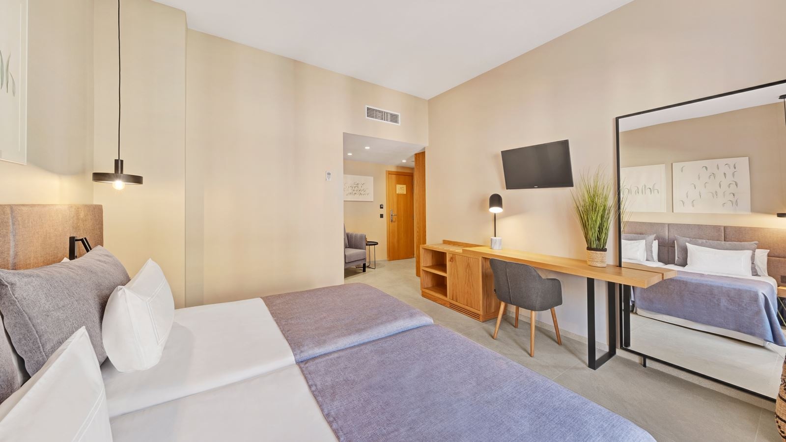 rooms-double-with-double-bed