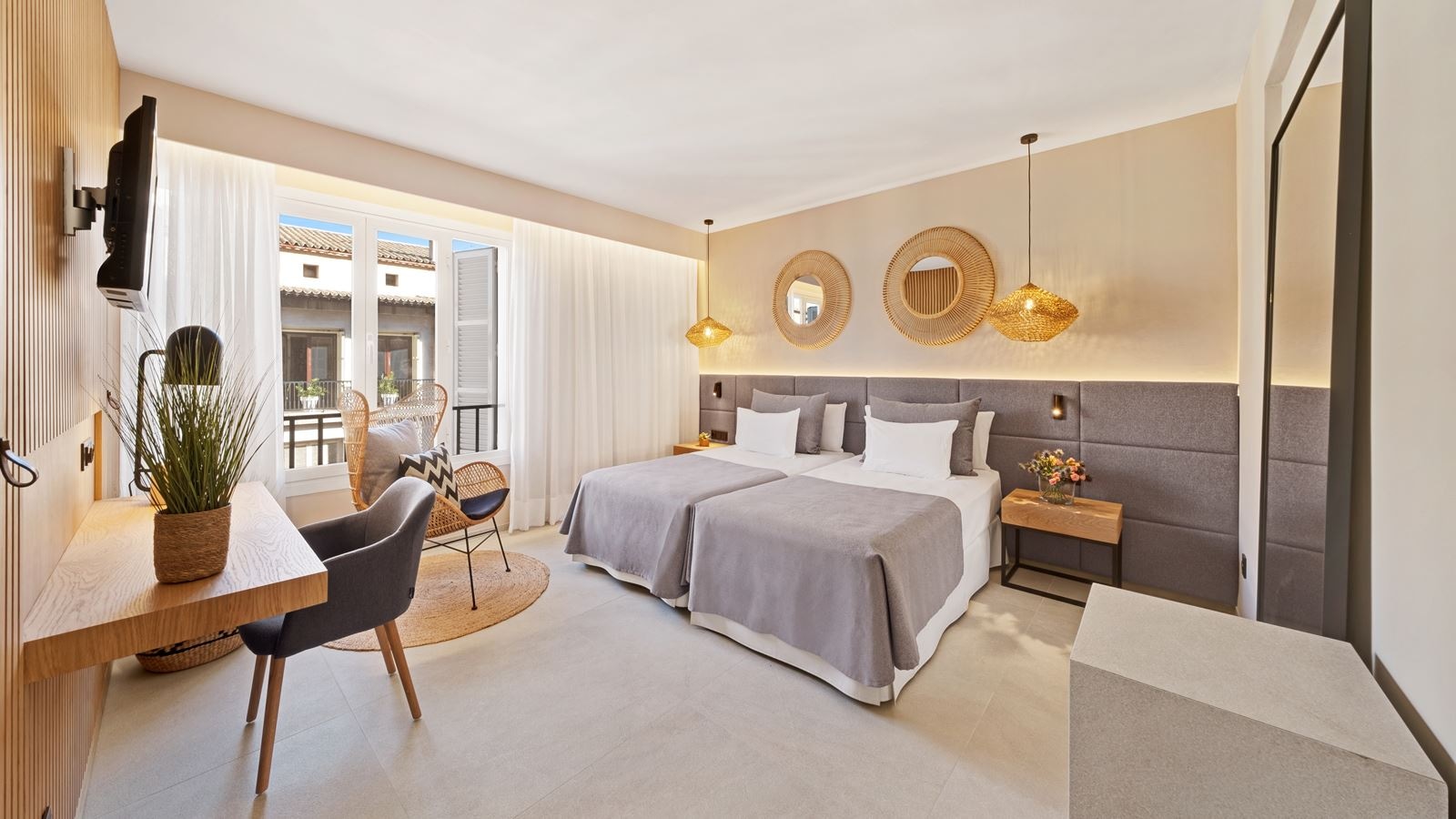 rooms-double-with-double-bed