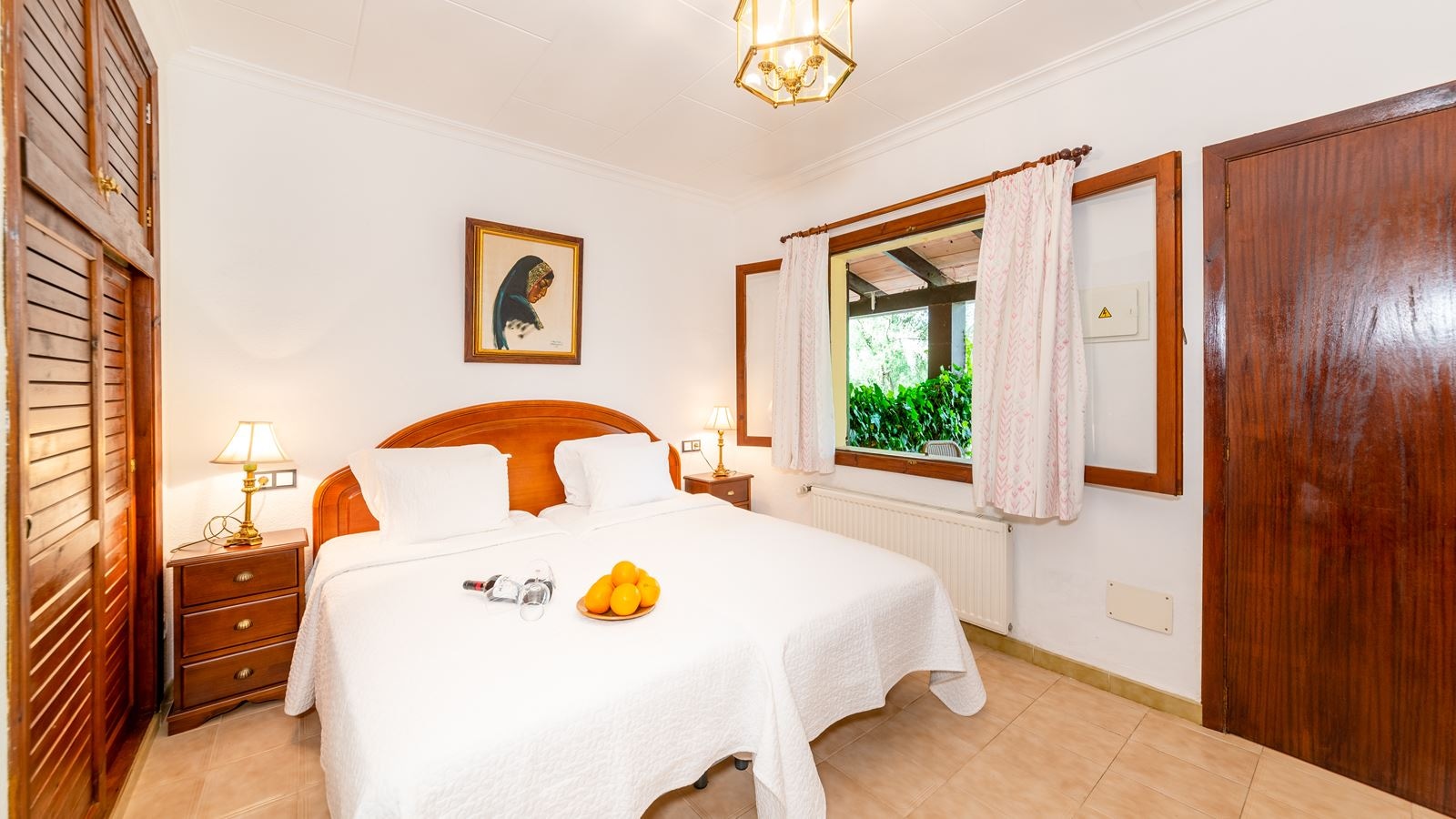 rooms-family-room-with-terrace