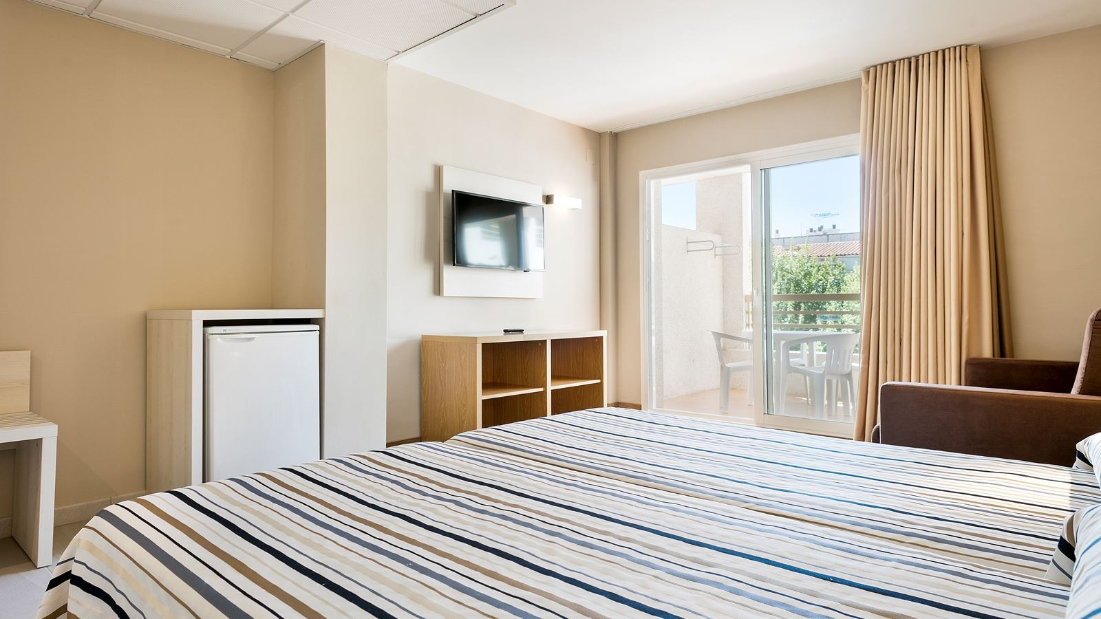 rooms-studio-capacity-1