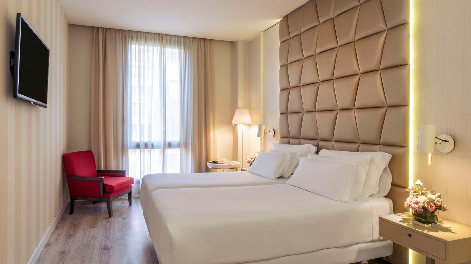 rooms-family-room-capacity-4