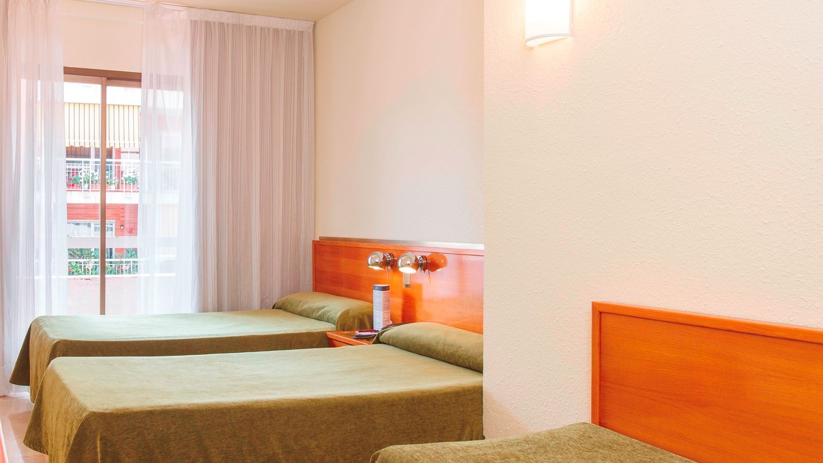 rooms-double-superior-with-views