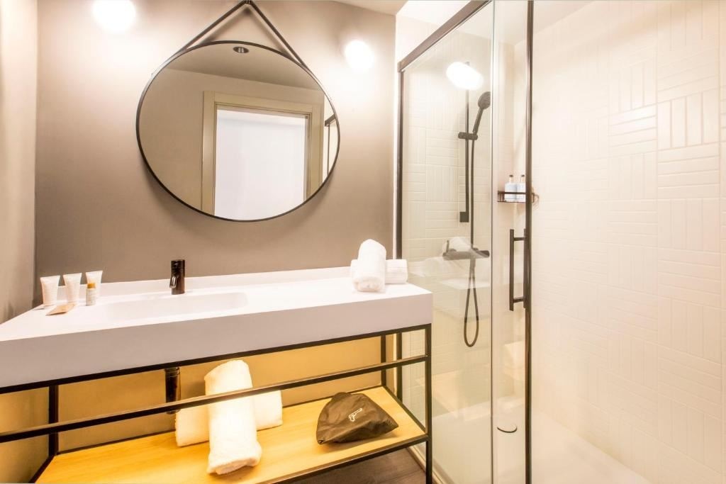 rooms-double-superior-with-views