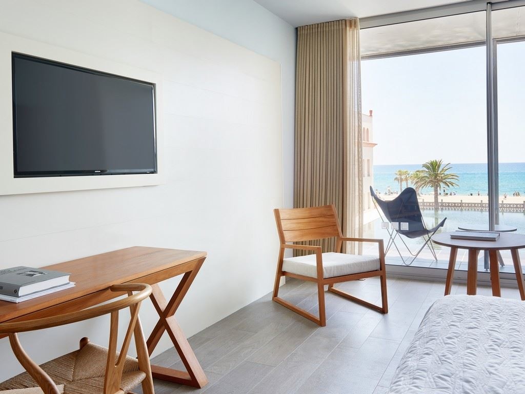 rooms-deluxe-room-lateralseaview-balcony-or-terrace