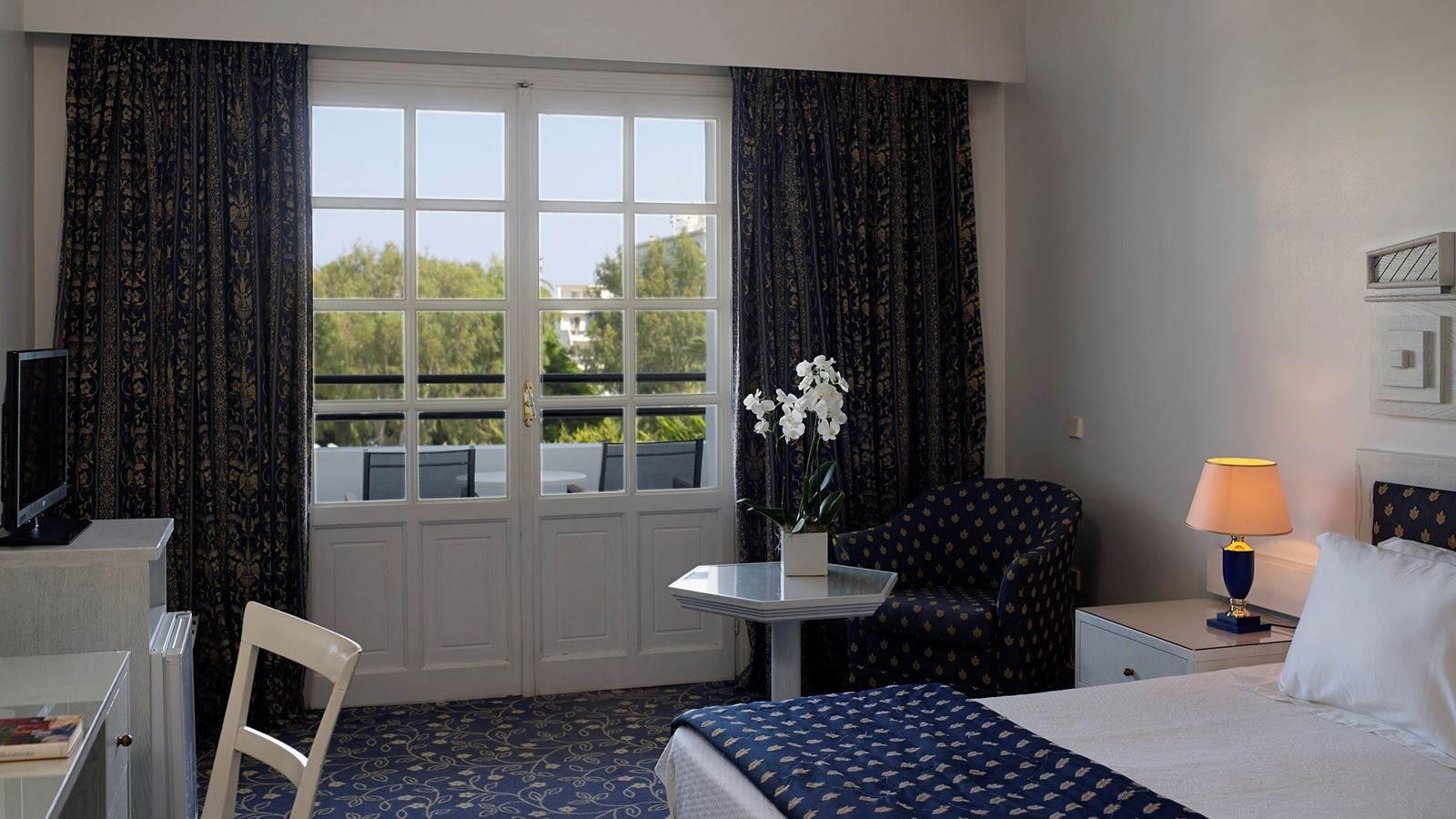 rooms-twin-garden-view