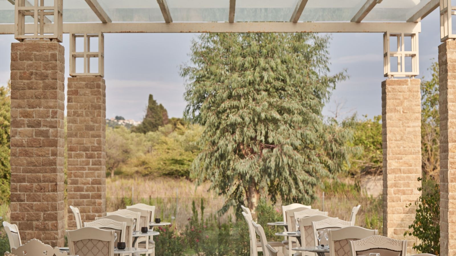 restaurants-ermis-main-restaurant