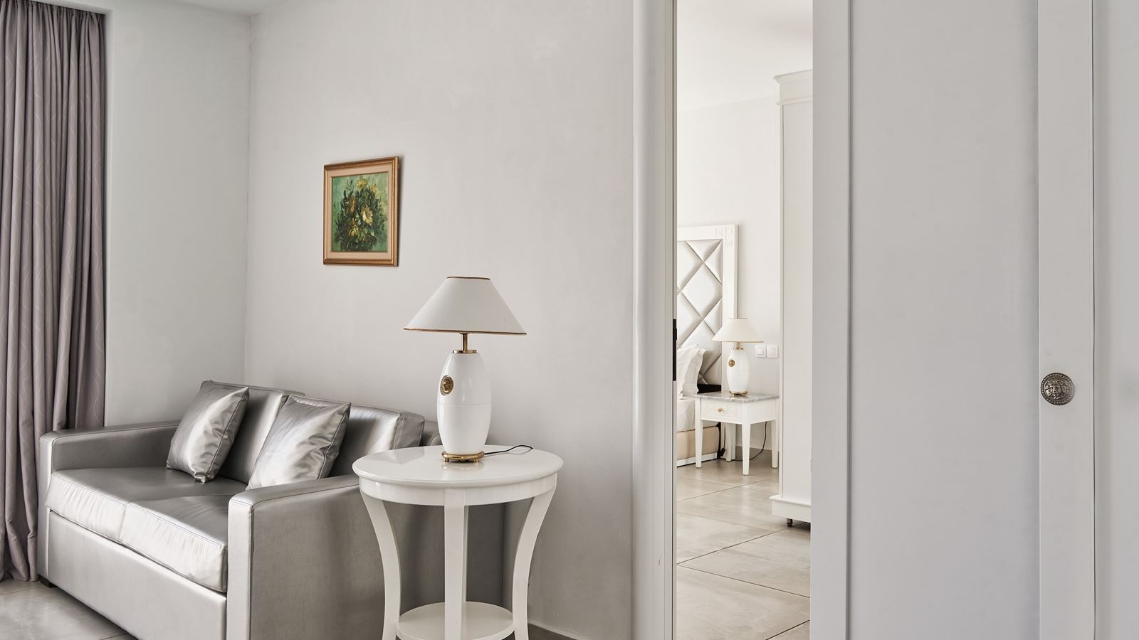 rooms-grand-suite-sharing-pool