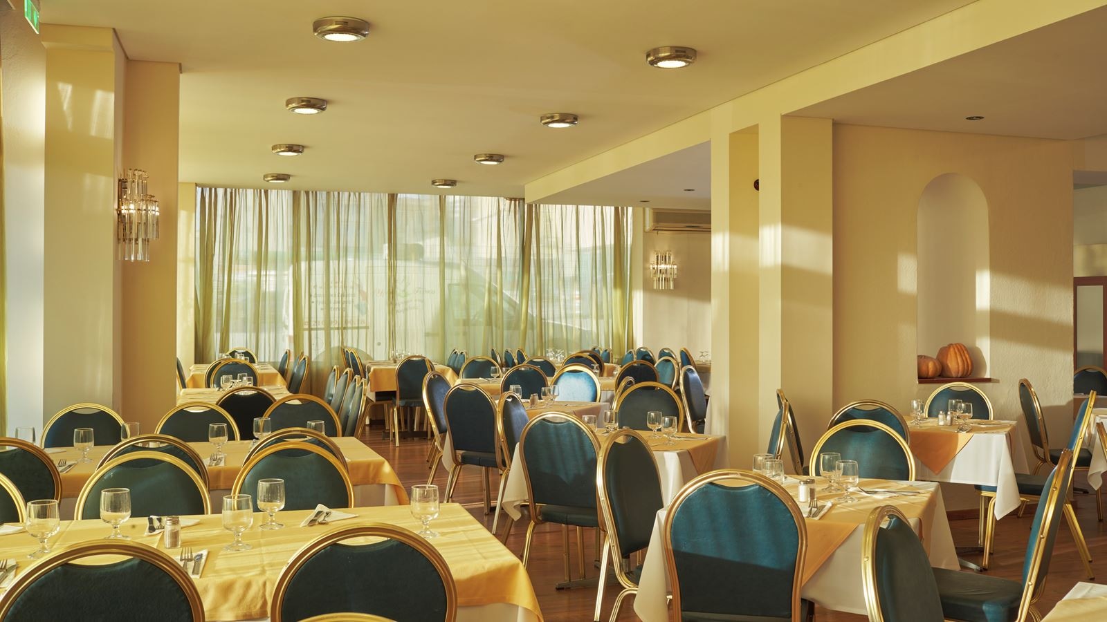 restaurants-restaurants