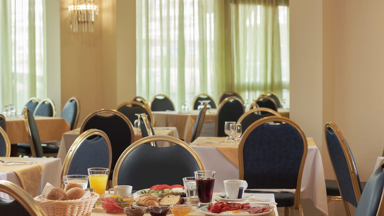 restaurants-restaurants