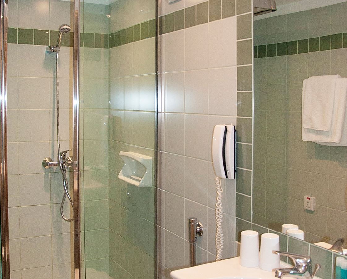 rooms-double-or-twin-standard