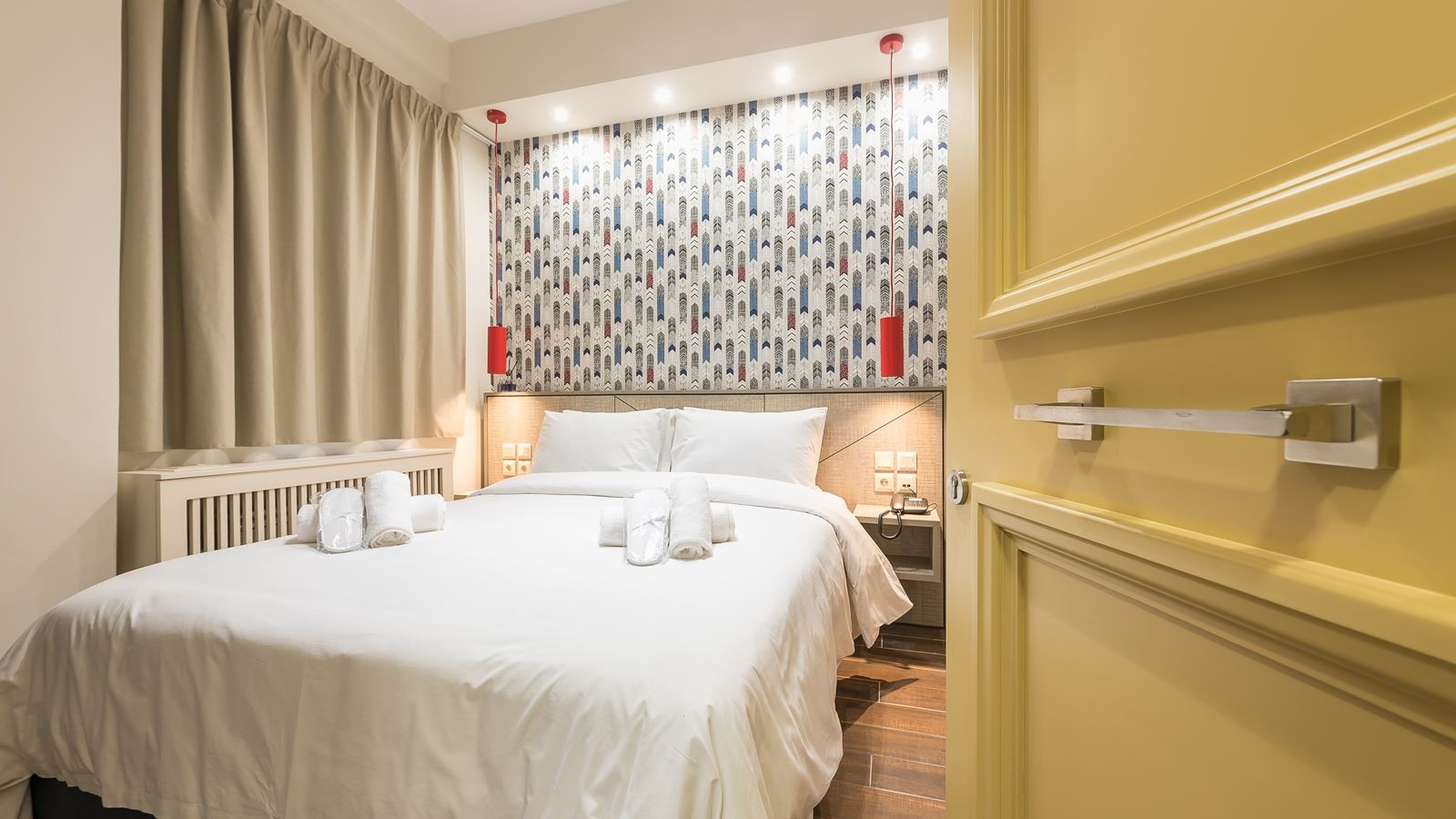 rooms-double-with-double-bed