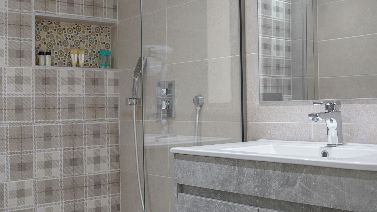 rooms-quadruple-deluxe