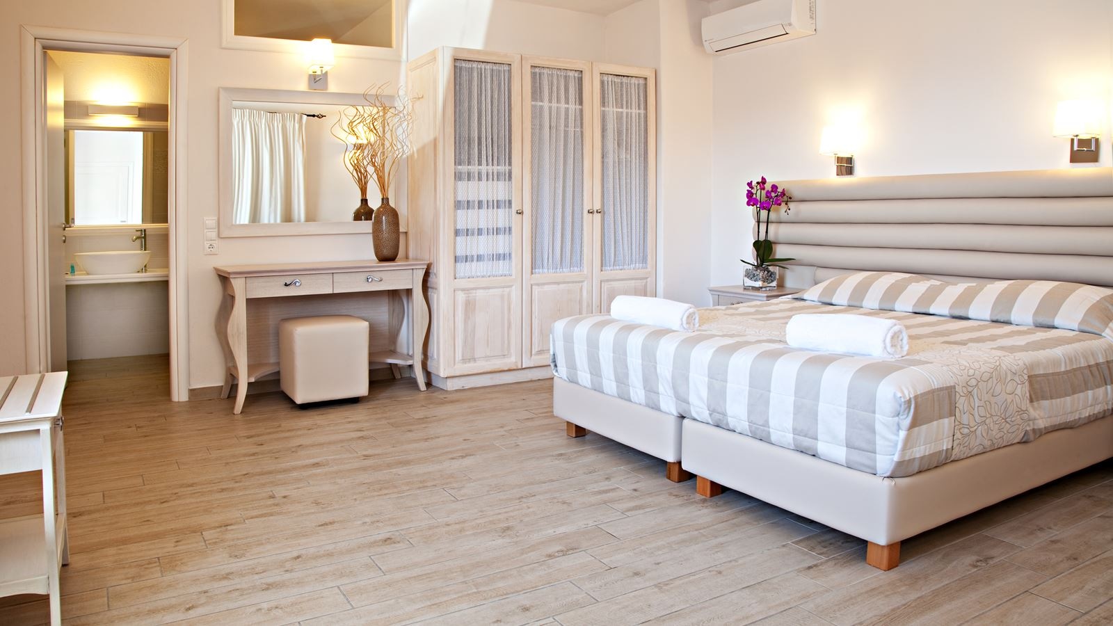 rooms-quadruple-deluxe