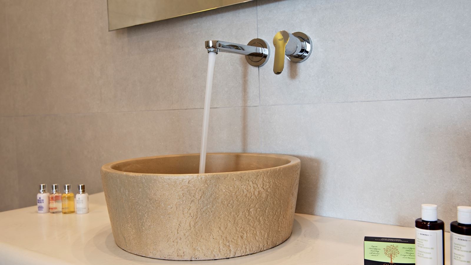 rooms-quadruple-deluxe