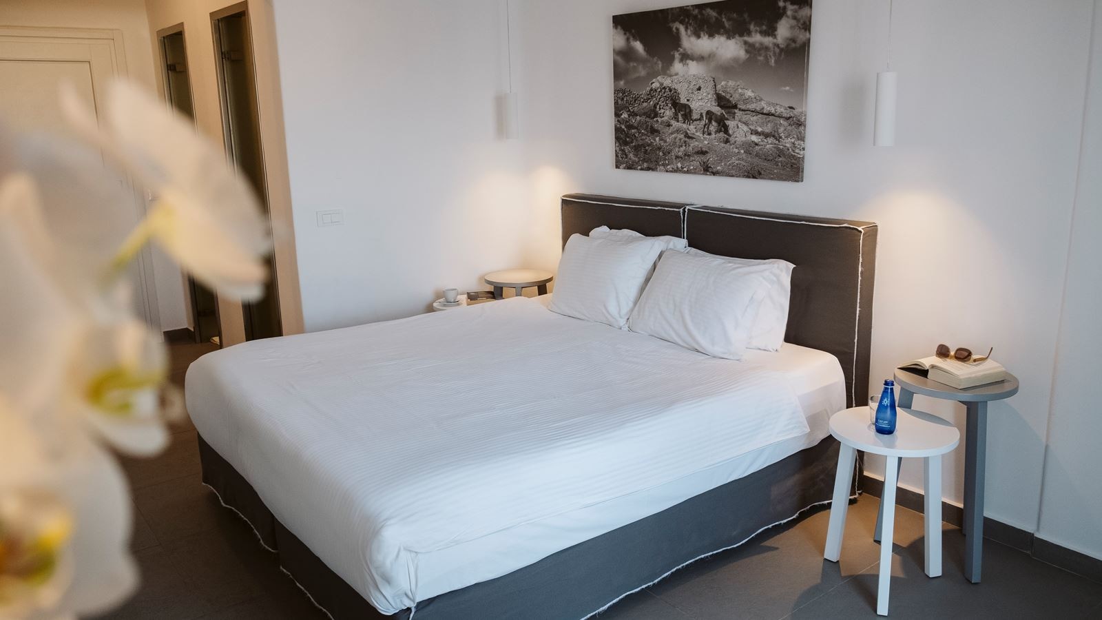 rooms-apartment-with-double-bed