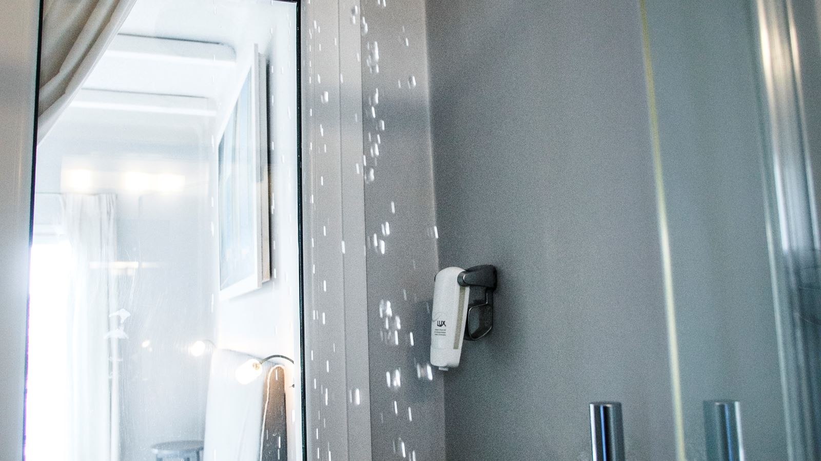 rooms-apartment-with-double-bed