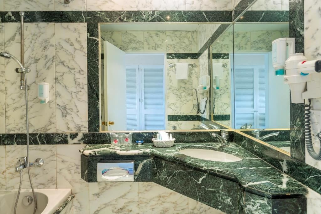 rooms-standard-single-sea-view