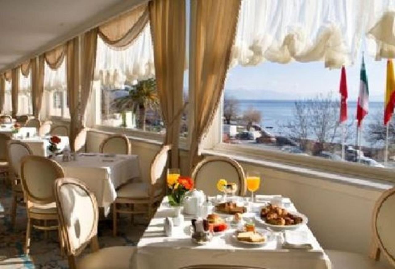 restaurants-restaurant