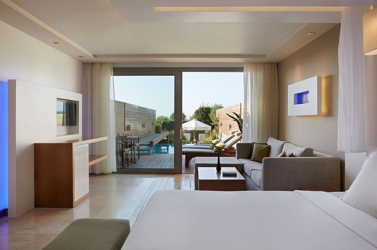 rooms-elite-suite-private-pool-and-garden-partial-sea-view