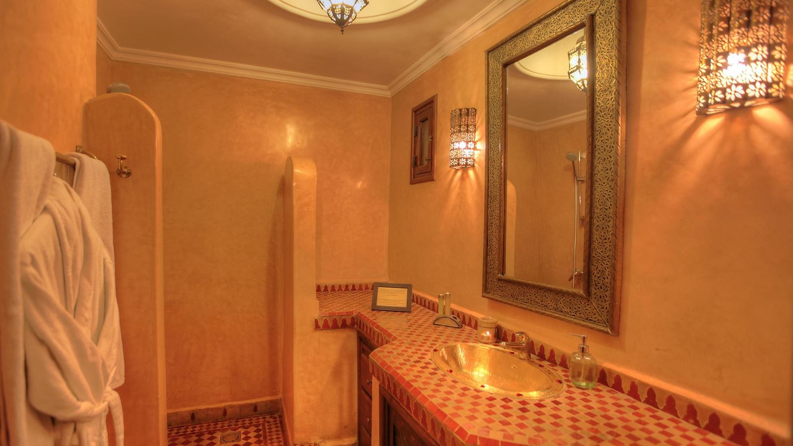 rooms-suite-two-beds