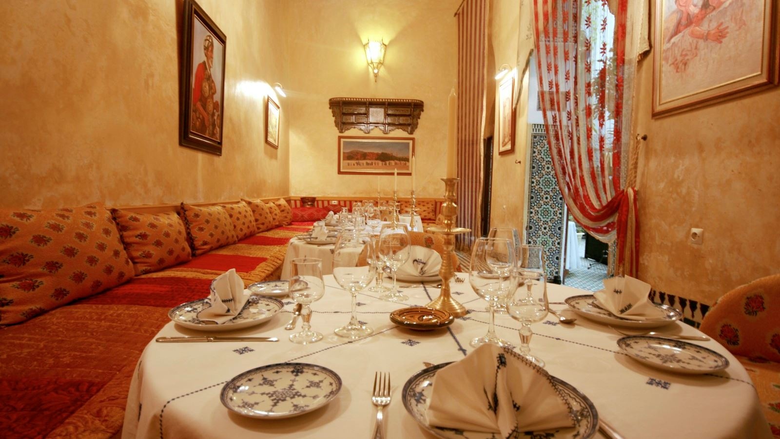 restaurants-restaurants