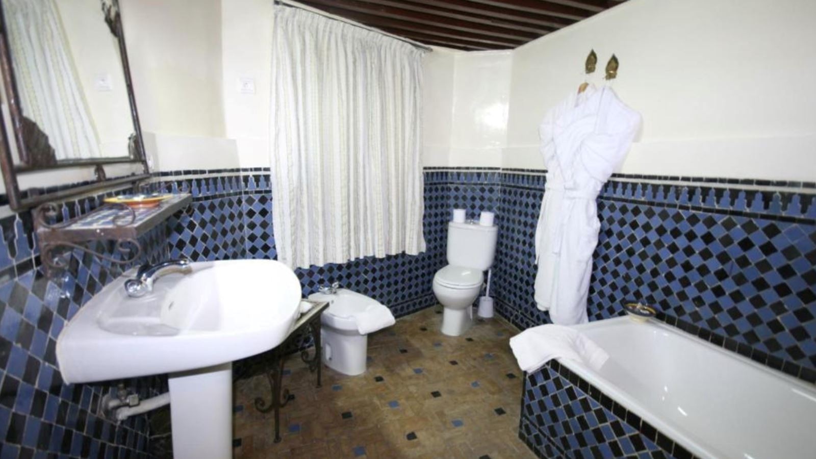 rooms-double-standard