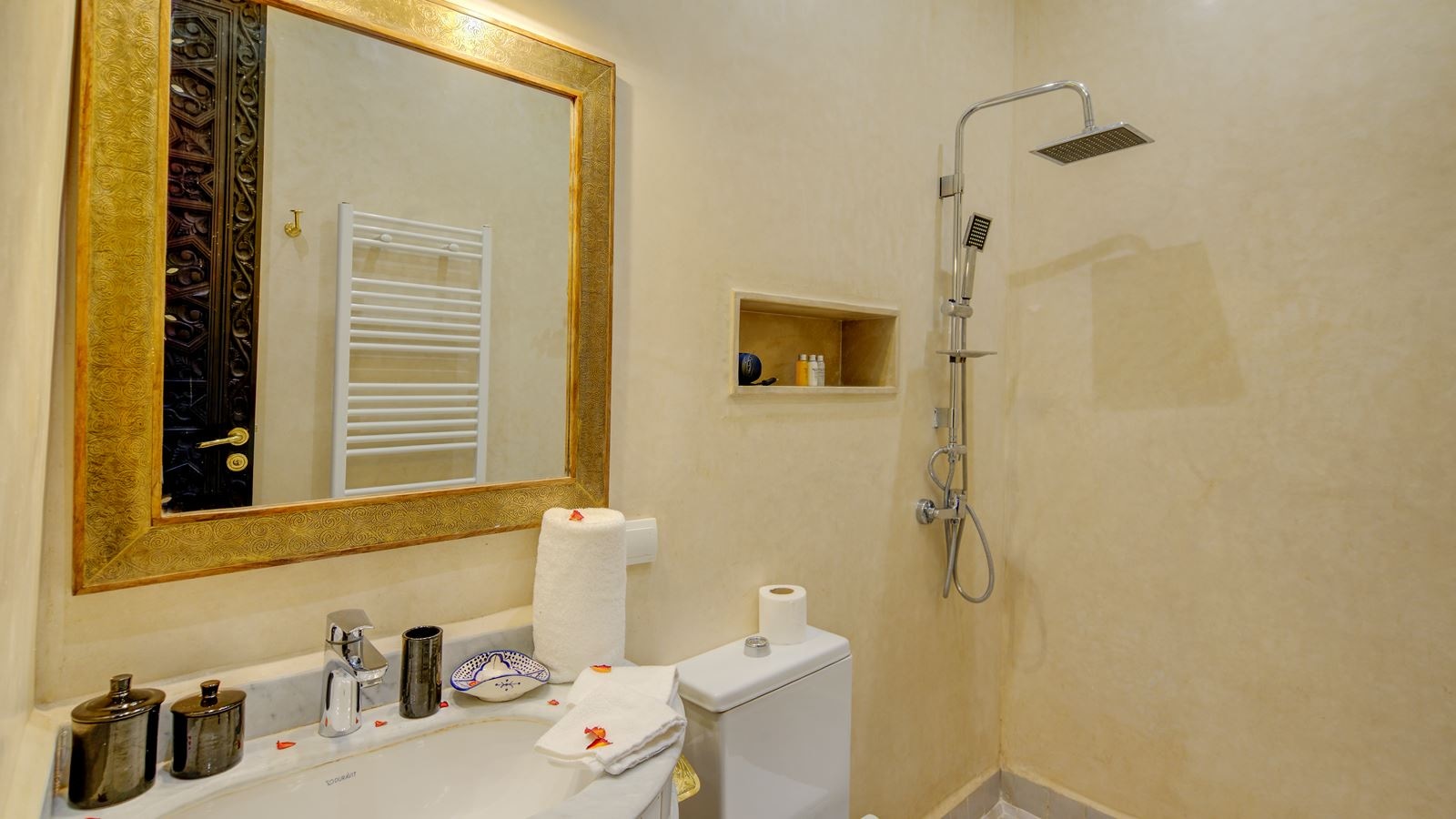 rooms-suite-superior