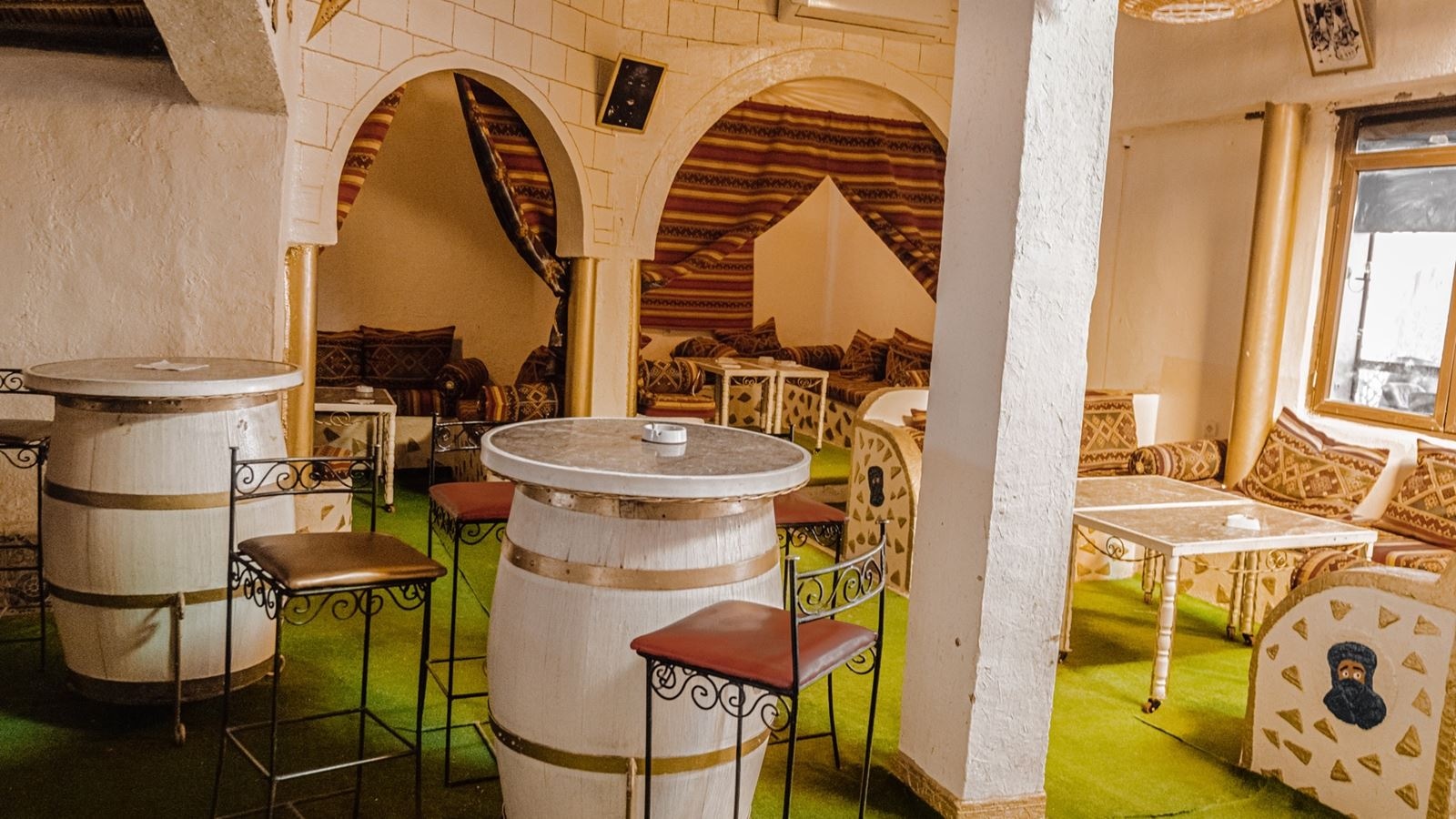 restaurants-restaurants