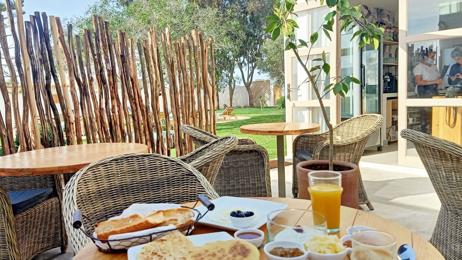 restaurants-restaurants