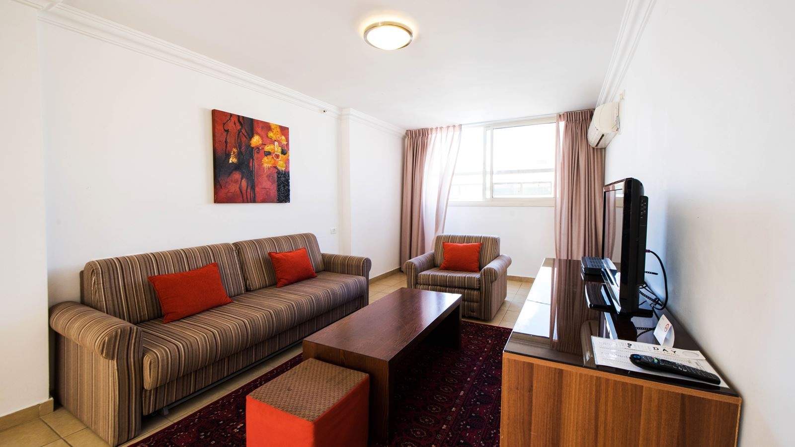 rooms-family-room-standard