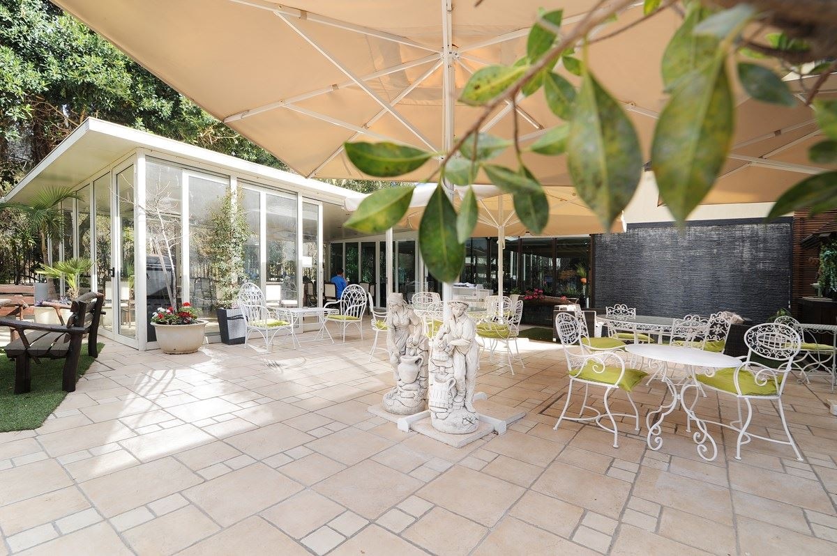 restaurants-restaurants