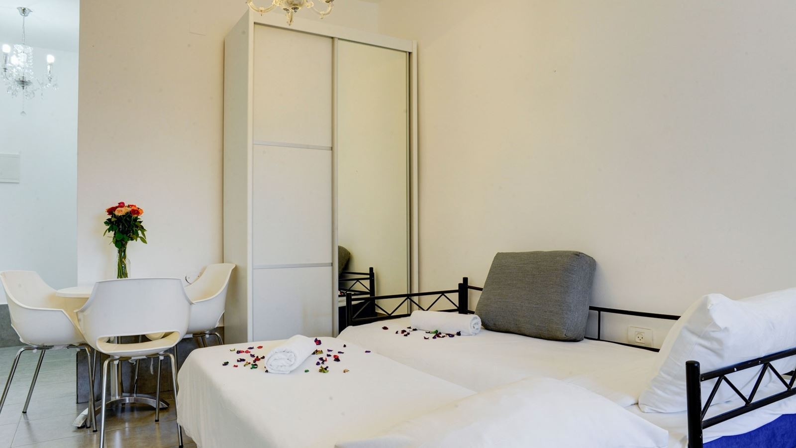 rooms-double-with-balcony