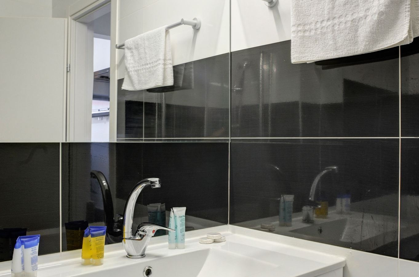 rooms-double-with-balcony