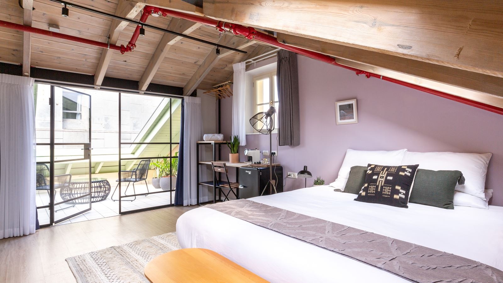 rooms-bed-in-dormitory-female-room