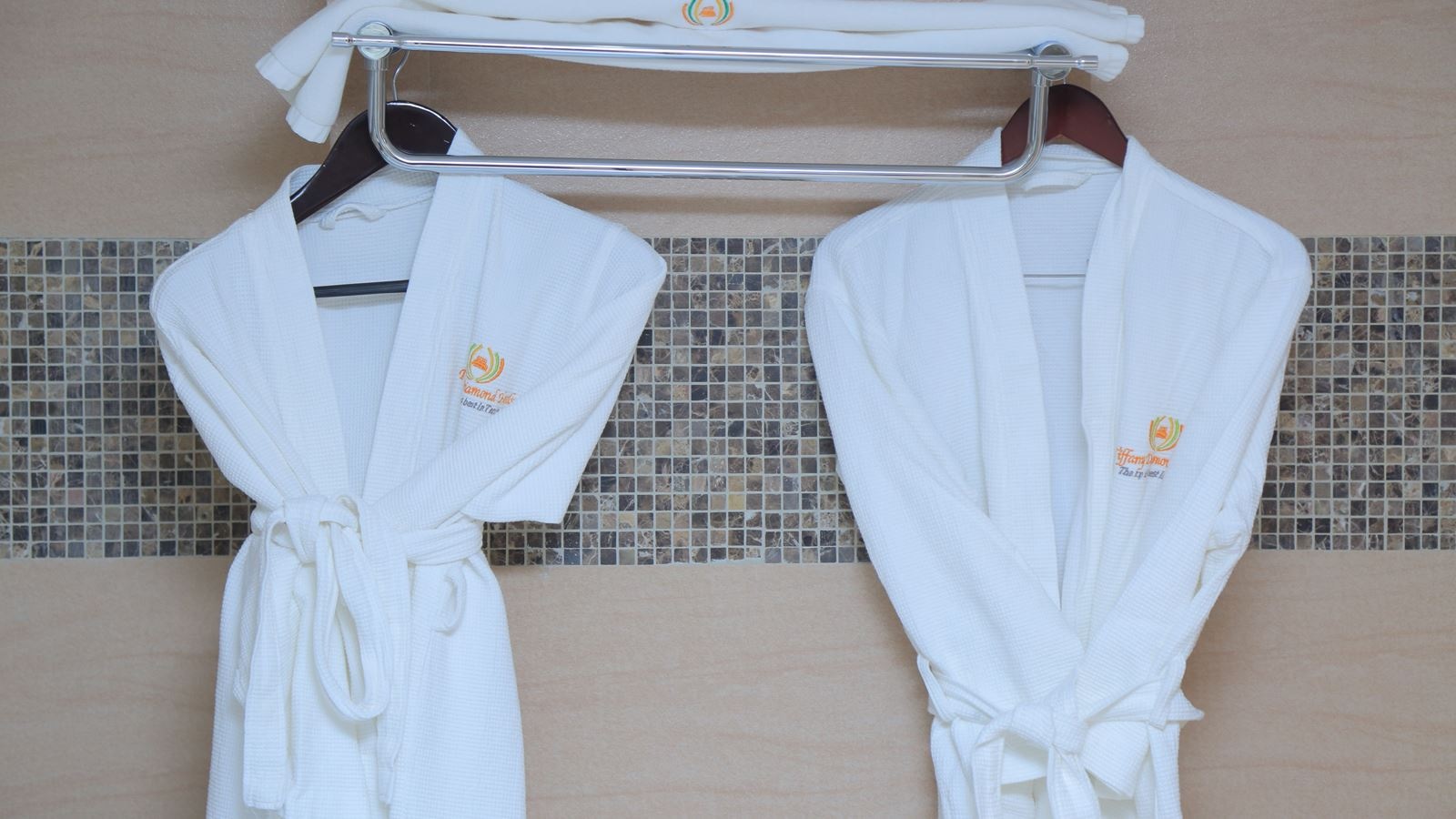 rooms-double-deluxe-king-bed