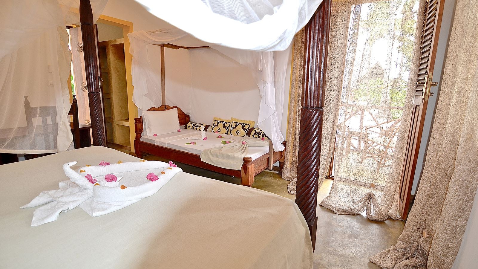 rooms-triple-garden-view