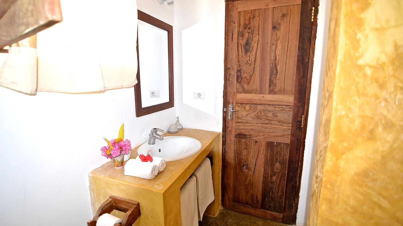 rooms-single-garden-view