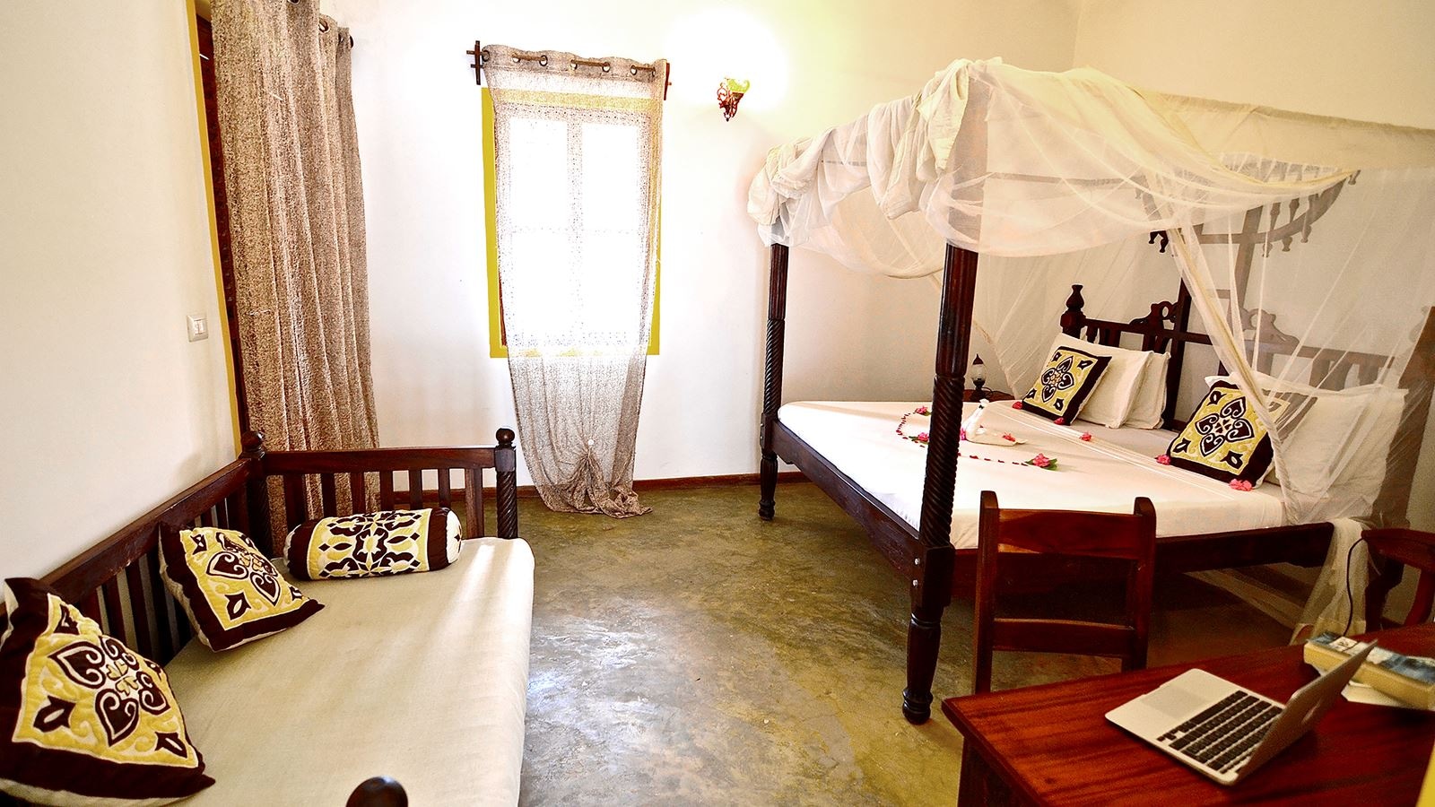 rooms-single-garden-view