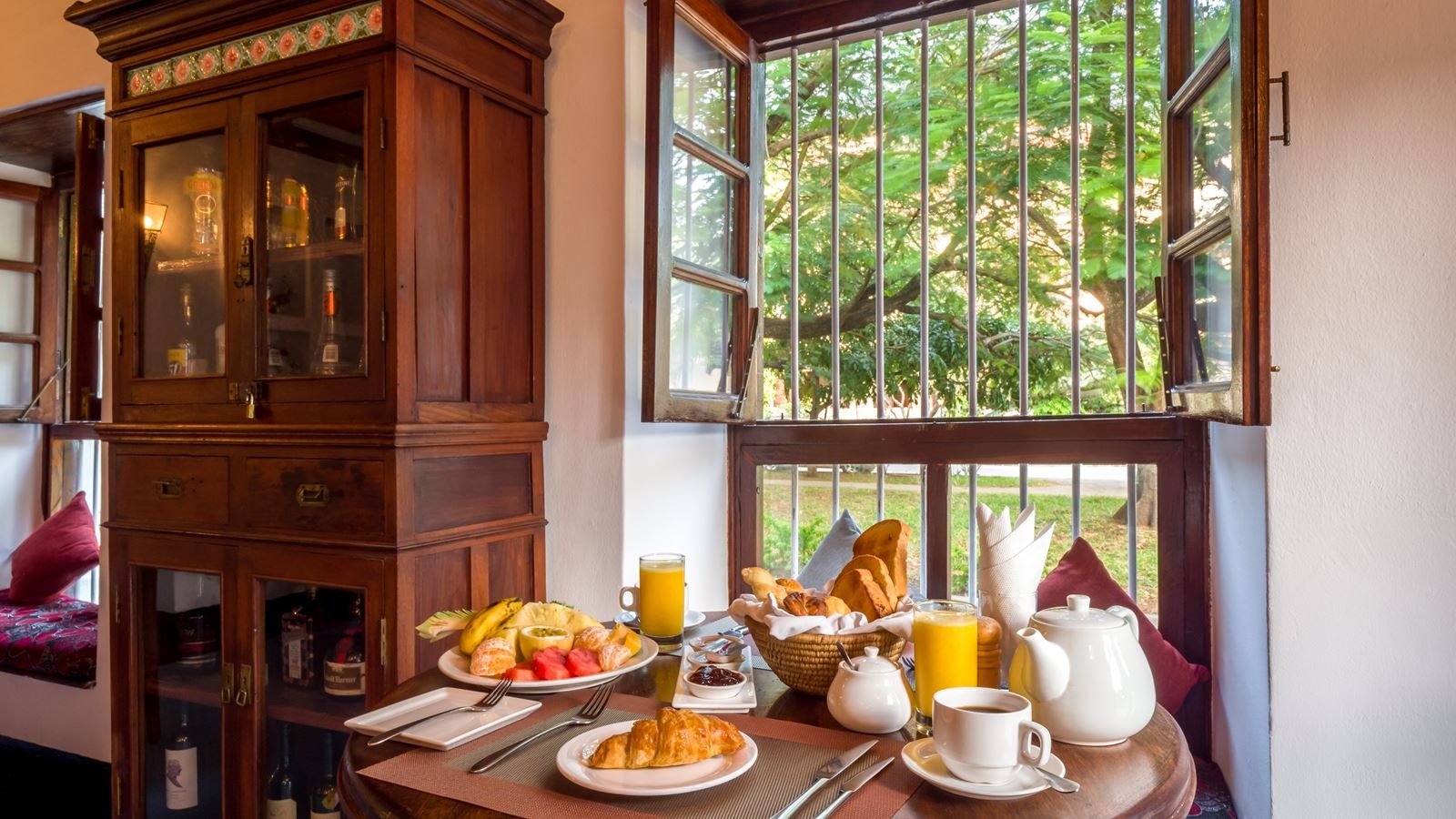 restaurants-restaurants