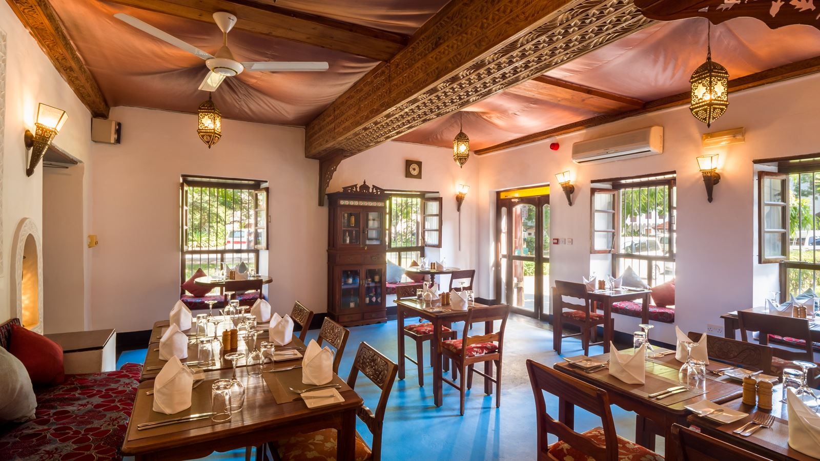 restaurants-restaurants