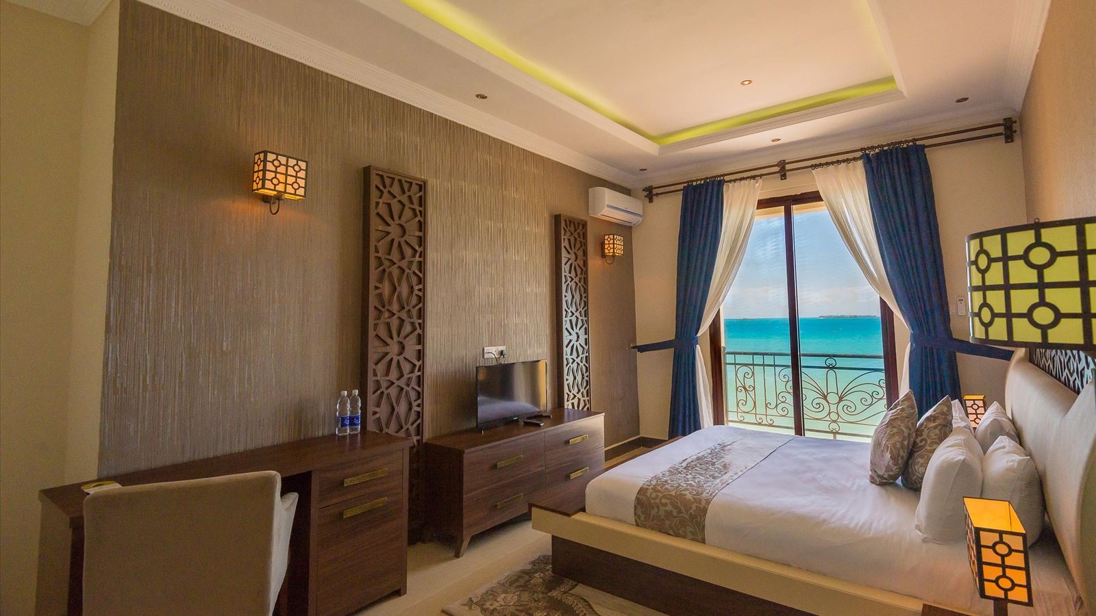 rooms-double-single-use-ocean-front-one-bedroom
