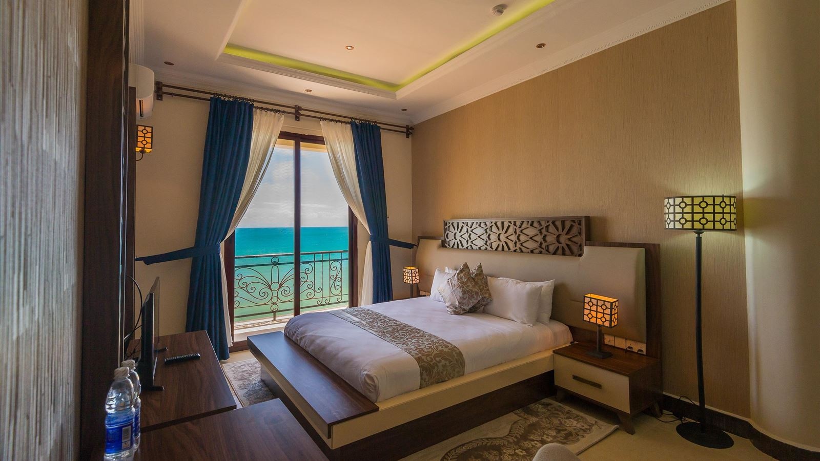 rooms-double-single-use-ocean-front-one-bedroom