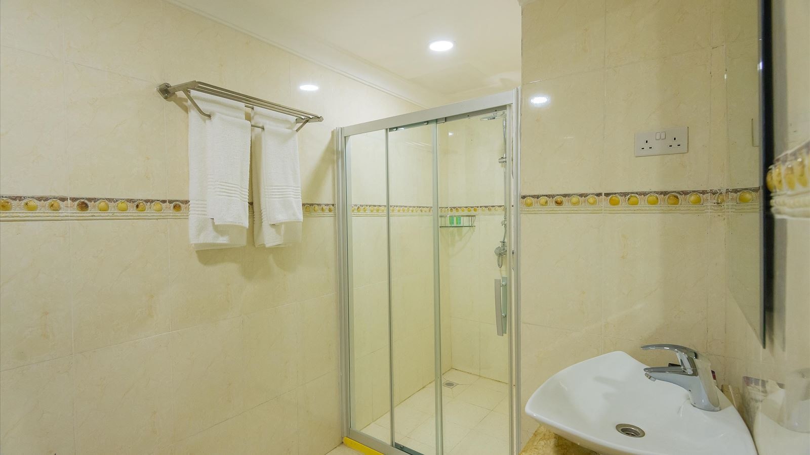 rooms-double-single-use-ocean-front-one-bedroom