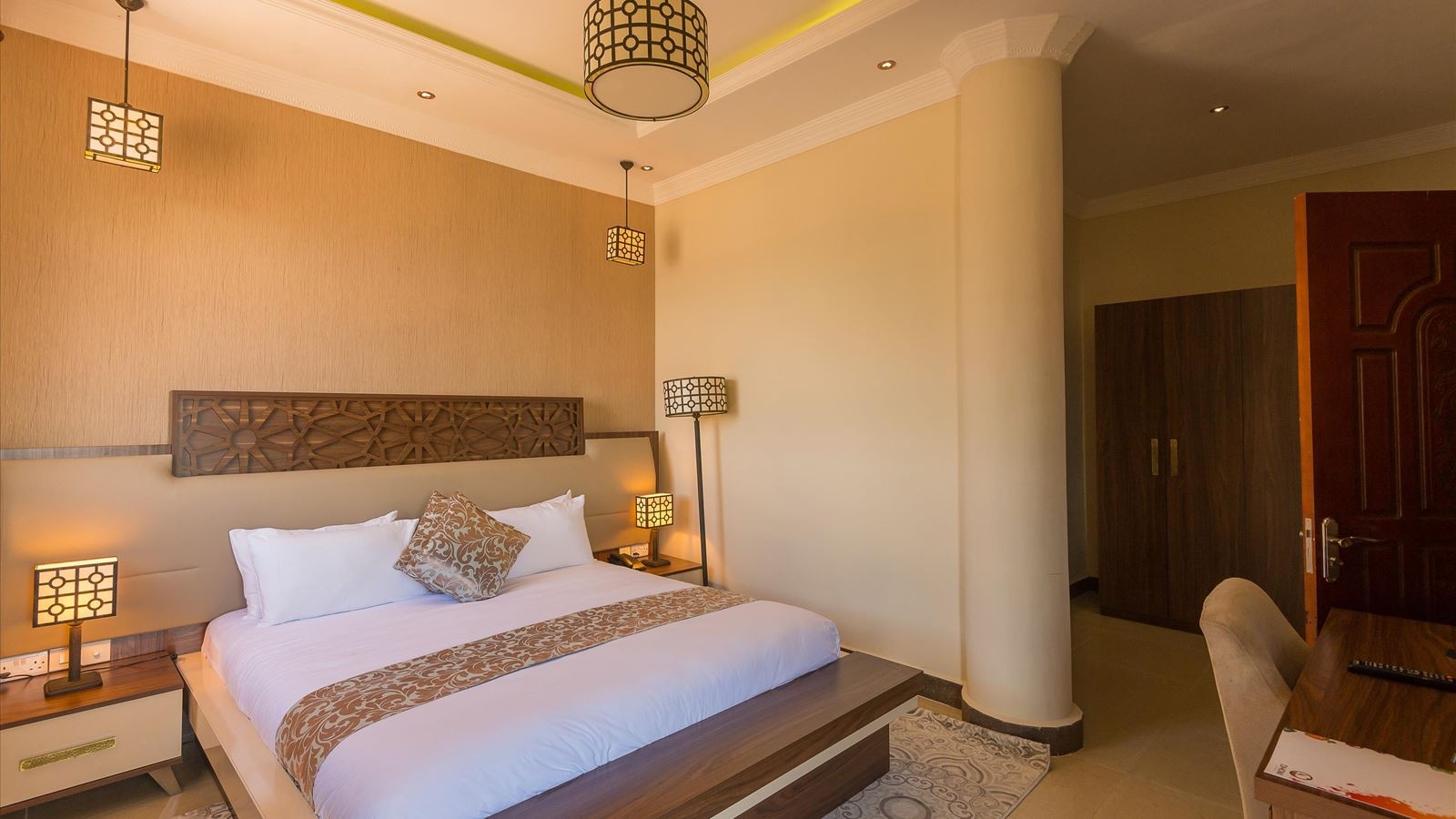 rooms-double-single-use-city-view-one-bedroom